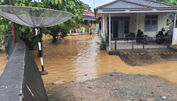 BMKG Keluarkan Peringatan Dini Cuaca: Wilayah Kalbar Waspadai Hujan Lebat hingga 8 April